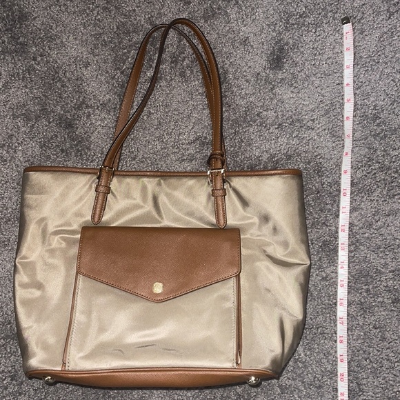 Beautiful Michael Kors purse tote bag - Picture 14 of 14